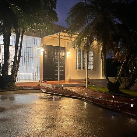 Borinquen Beach House Villa Camaceyes Exterior foto